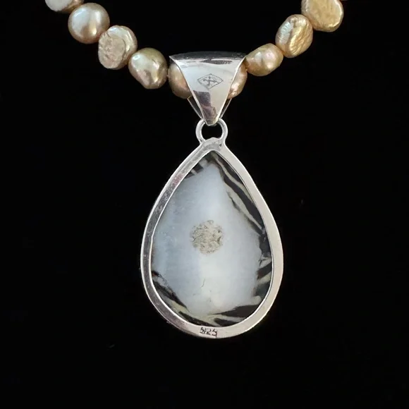 NWOT Freshwater Pearl Necklace with Faux Geode Pendant - Picture 8 of 9